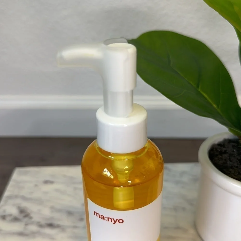 NWOT ma:nyo Cleansing Oil